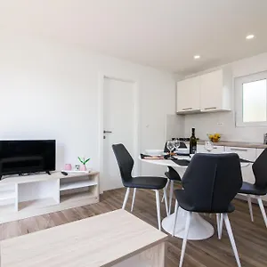 **** Kemp Luxury Mobile Homes Liza Chorvatsko