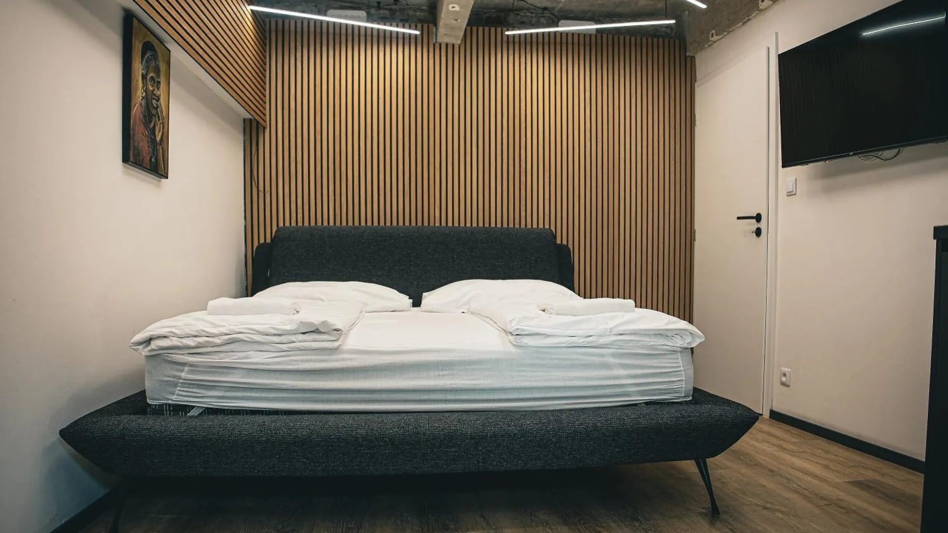 Industrial Lofts Centrum Brno 0*,